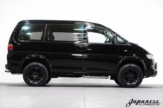 1998 Mitsubishi Delica JDM car for sale — photo 5 of 25