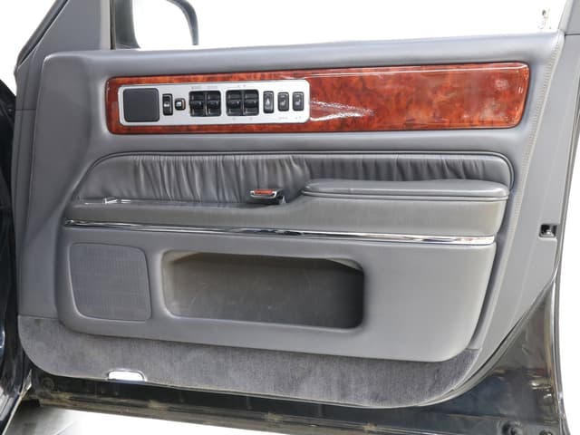 1997 Toyota Century JDM car for sale — photo 21 of 25