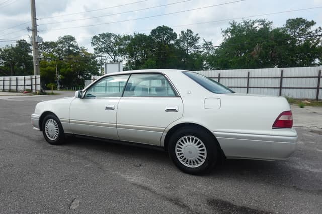 1996 Toyota Crown JDM car for sale — photo 5 of 16