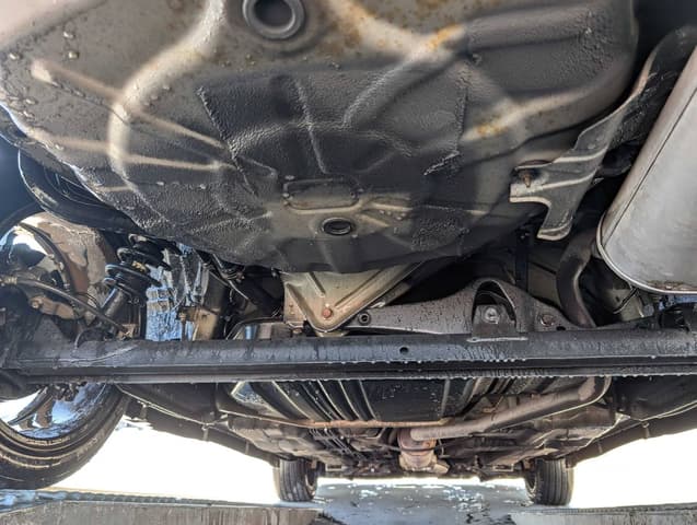 1999 Nissan Tino JDM car for sale — photo 22 of 23