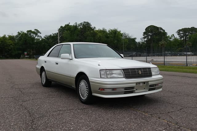 1995 Toyota Crown JDM car for sale — photo 3 of 19