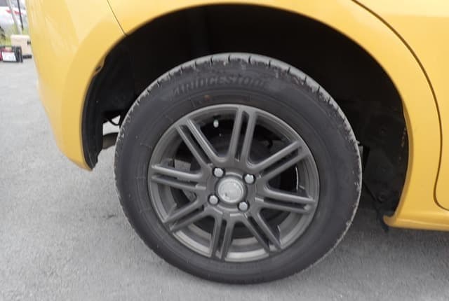 2010 Honda Fit JDM car for sale — photo 11 of 25