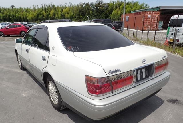 2000 Toyota Crown JDM car for sale — photo 3 of 25