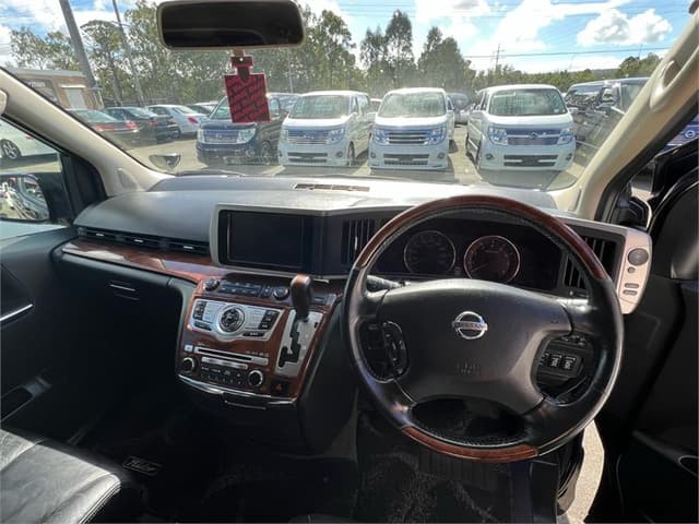 2009 Nissan Elgrand JDM car for sale — photo 12 of 18