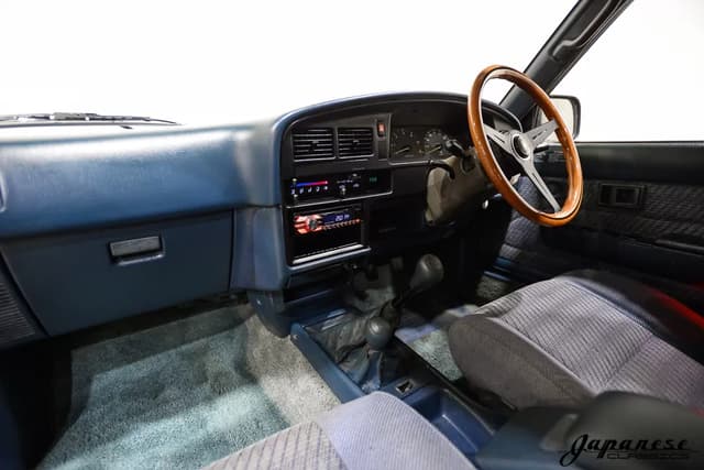 1994 Toyota Hilux JDM car for sale — photo 9 of 25