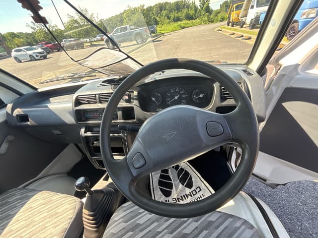 2001 Daihatsu Hijet JDM car for sale — photo 5 of 7