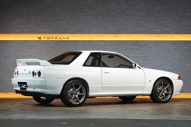 1994 Nissan Skyline JDM car for sale — photo 2 of 25