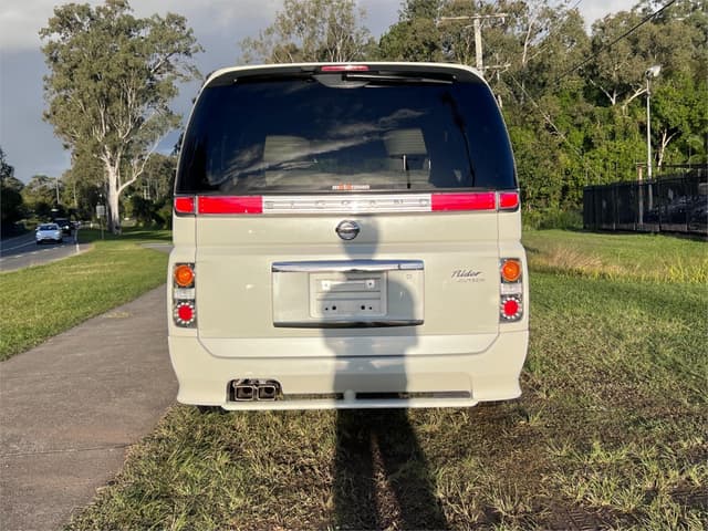 2005 Nissan Elgrand JDM car for sale — photo 7 of 16