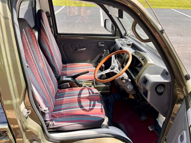 1994 Mitsubishi Minicab JDM car for sale — photo 10 of 17