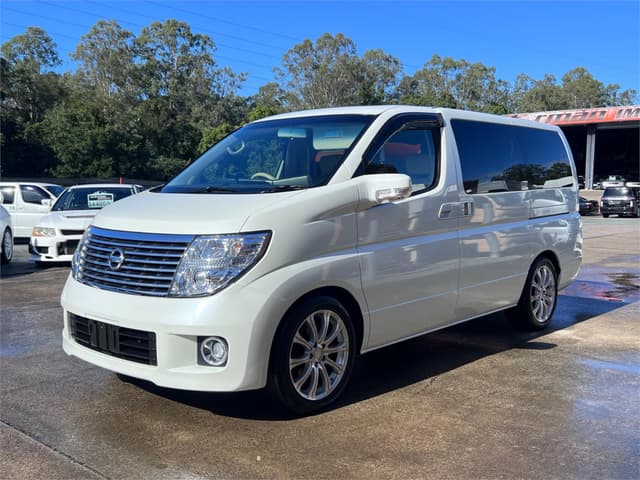 2006 Nissan Elgrand JDM car for sale — photo 10 of 16