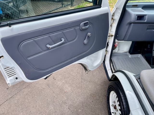 1998 Mitsubishi Minicab JDM car for sale — photo 20 of 25