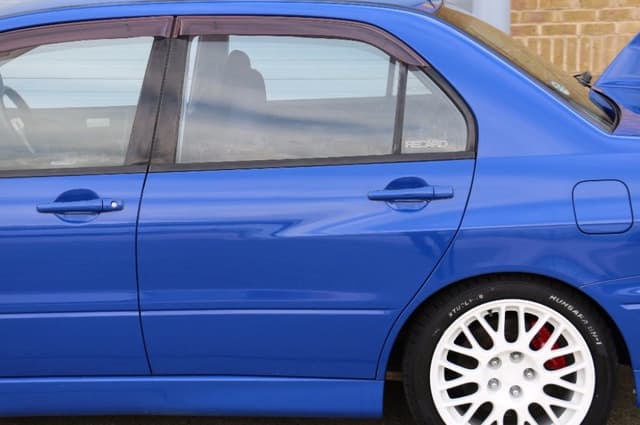 2001 Mitsubishi Lancer Evolution JDM car for sale — photo 10 of 25