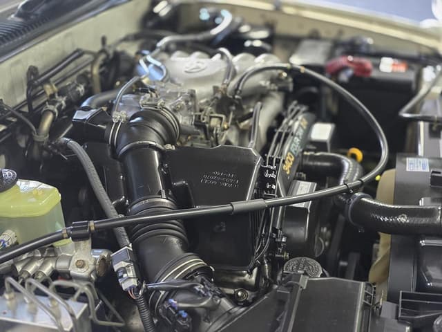2001 Toyota Hilux Surf JDM car for sale — photo 22 of 25