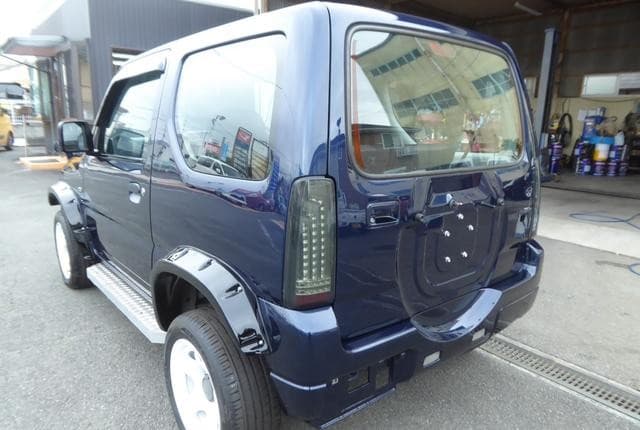 2010 Suzuki Jimny JDM car for sale — photo 4 of 25
