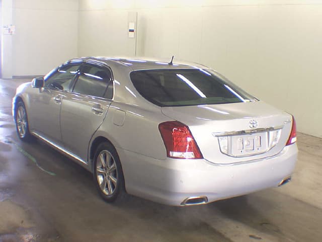 2009 Toyota Crown JDM car for sale — photo 2 of 5