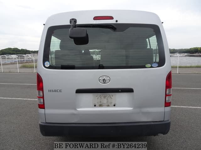 2005 Toyota HiAce JDM car for sale — photo 4 of 25