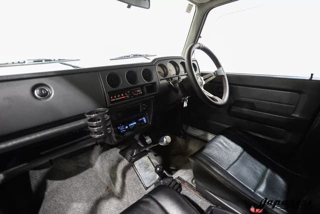1995 Suzuki Jimny JDM car for sale — photo 9 of 25