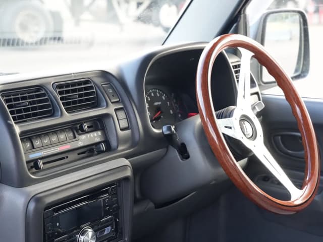 1998 Suzuki Jimny JDM car for sale — photo 18 of 25