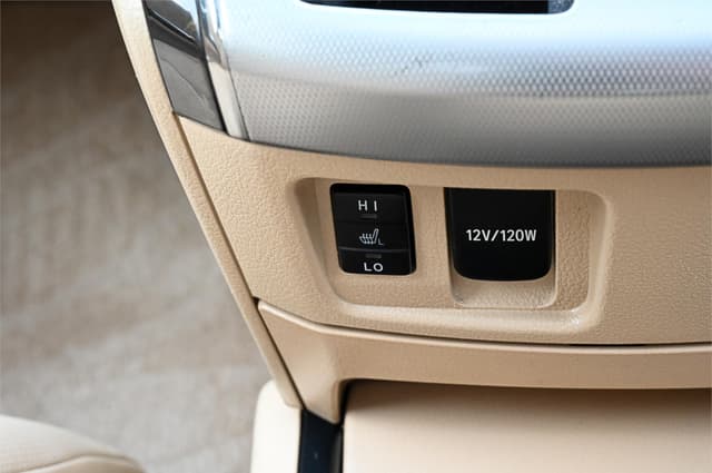 2012 Toyota Alphard JDM car for sale — photo 22 of 25