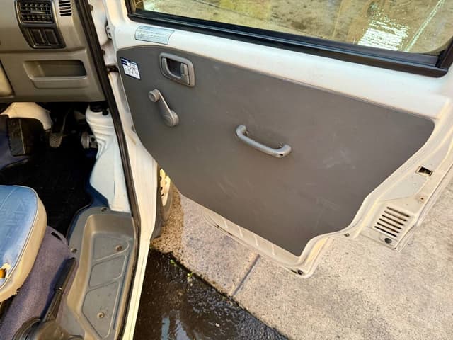 2000 Mitsubishi Minicab JDM car for sale — photo 16 of 25
