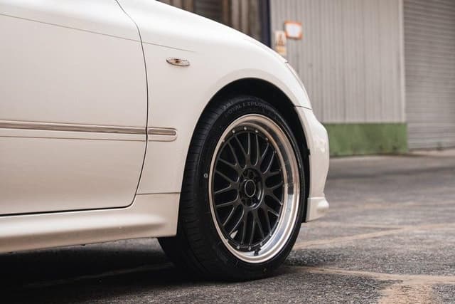 2005 Toyota Crown JDM car for sale — photo 4 of 20