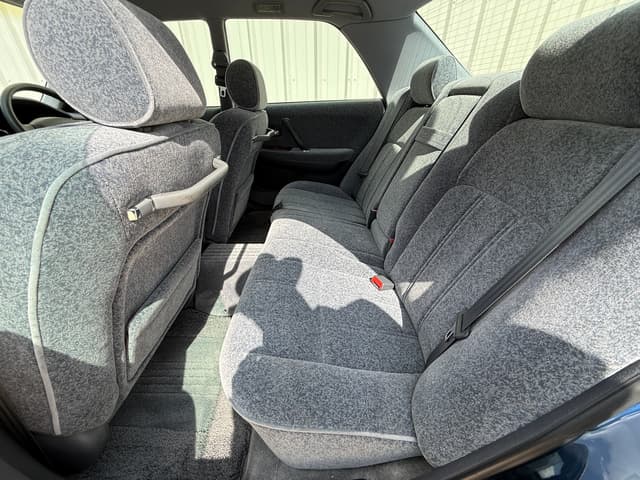 1998 Toyota Crown JDM car for sale — photo 13 of 21