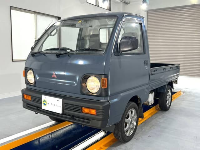 1993 Mitsubishi Minicab JDM car for sale — photo 2 of 25