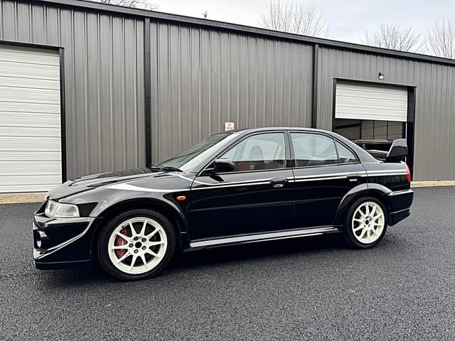 2000 Mitsubishi Lancer Evolution JDM car for sale — photo 2 of 25