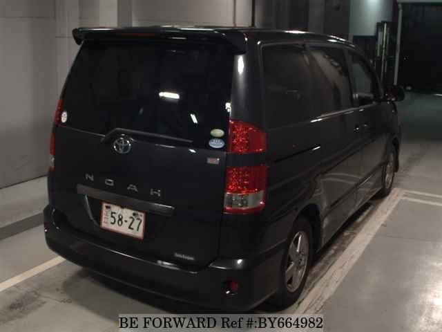 2005 Toyota Noah JDM car for sale — photo 2 of 8