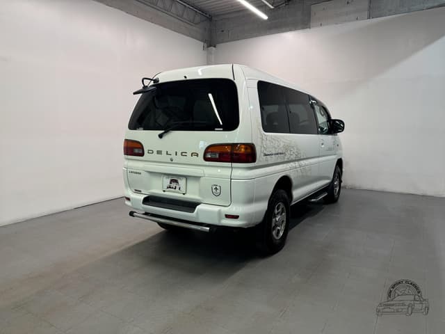 2000 Mitsubishi Delica JDM car for sale — photo 15 of 25