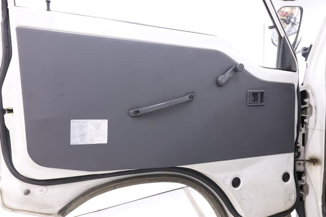 1997 Mitsubishi Delica JDM car for sale — photo 18 of 25