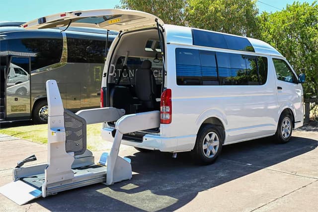 2011 Toyota HiAce JDM car for sale — photo 5 of 23