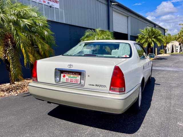 1996 Toyota Crown JDM car for sale — photo 15 of 21