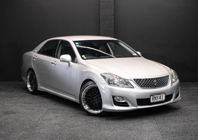 2008 Toyota Crown JDM car for sale — photo 5 of 18