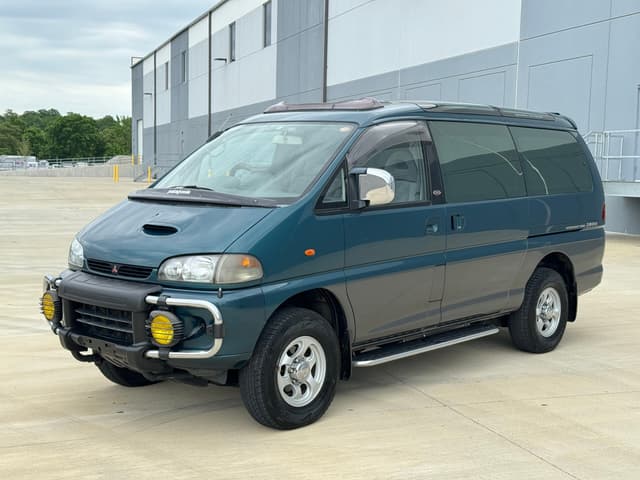 1998 Mitsubishi Delica JDM car for sale — photo 2 of 25