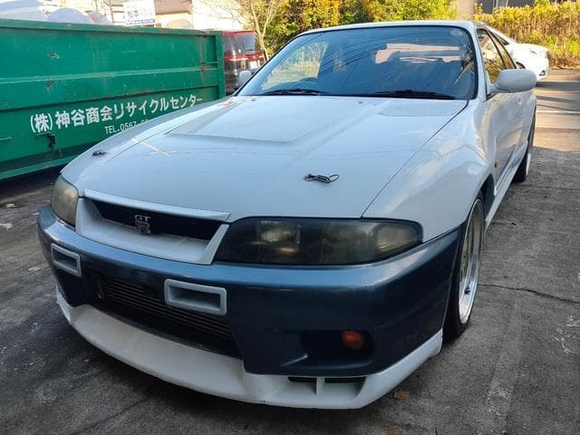 1995 Nissan Skyline JDM car for sale — photo 2 of 16
