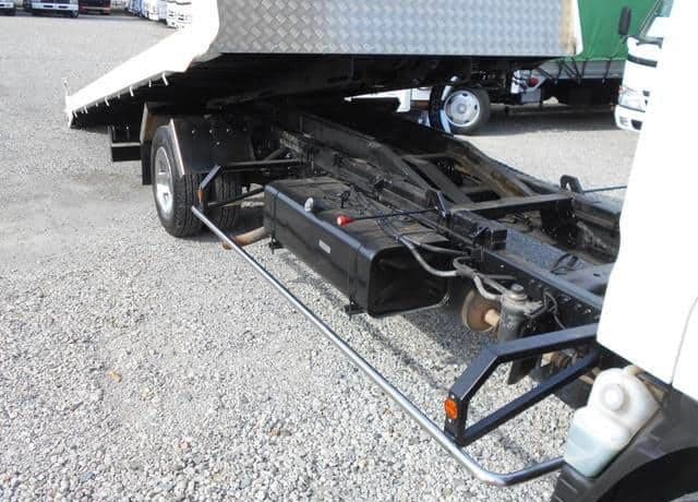 2004 Mitsubishi Canter JDM car for sale — photo 2 of 4