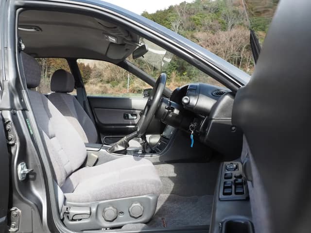 1991 Nissan Skyline JDM car for sale — photo 4 of 24