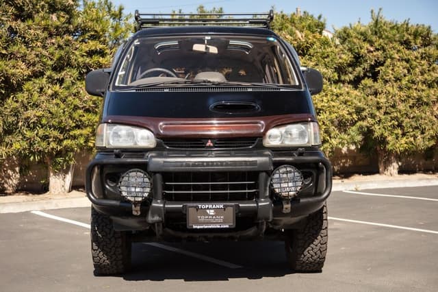 1994 Mitsubishi Delica JDM car for sale — photo 4 of 25
