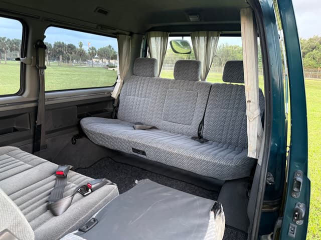 1996 Mitsubishi Delica JDM car for sale — photo 21 of 25