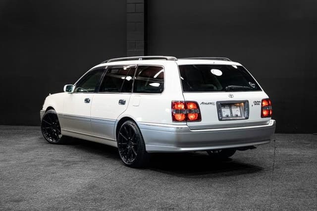 2003 Toyota Crown JDM car for sale — photo 4 of 18