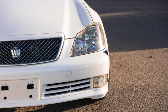 2004 Toyota Crown JDM car for sale — photo 10 of 19