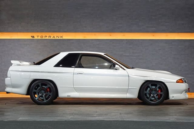 1990 Nissan Skyline JDM car for sale — photo 16 of 25