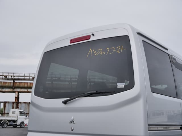 2001 Mitsubishi Town Box JDM car for sale — photo 18 of 25