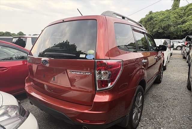 2010 Subaru Forester JDM car for sale — photo 4 of 17