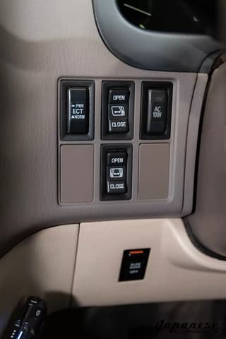 2000 Toyota Grand Hiace JDM car for sale — photo 14 of 25