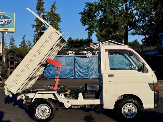 1997 Daihatsu Hijet JDM car for sale — photo 13 of 25
