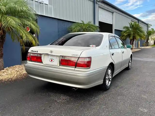 1999 Toyota Crown JDM car for sale — photo 9 of 21
