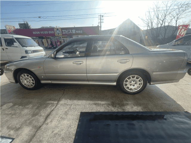 1998 Nissan Skyline JDM car for sale — photo 4 of 9