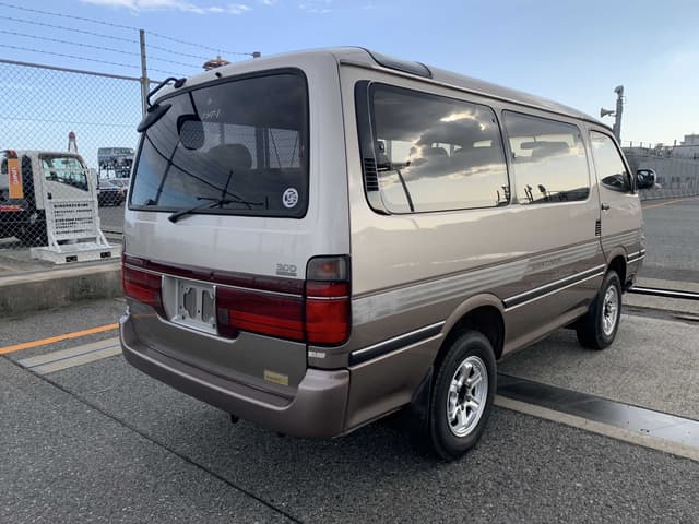 1994 Toyota HiAce JDM car for sale — photo 3 of 9